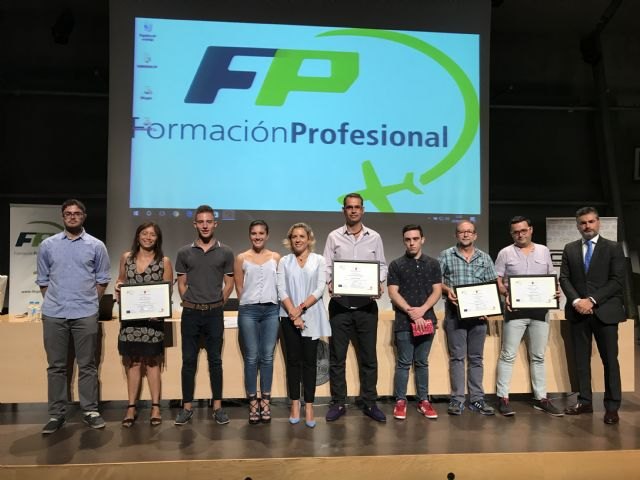 Educación reconoce  a los ganadores de la Olimpiada Nacional de Formación Profesional - 1, Foto 1