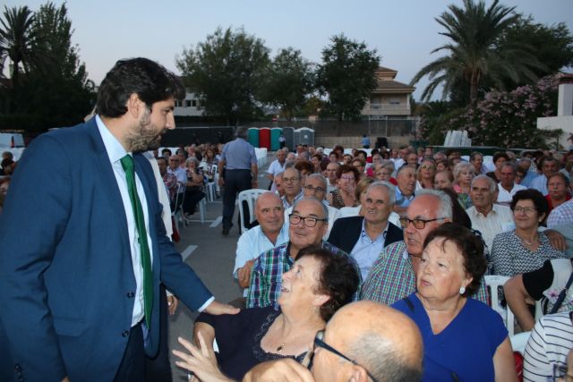 El presidente de la Comunidad, Fernando López Miras, asiste a la Gala del Día del Mayor en Lorca - 1, Foto 1