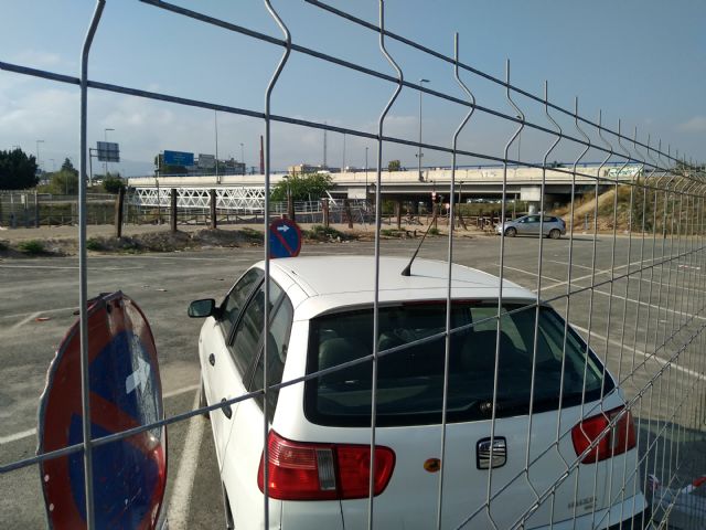 El PSOE achaca al PP de querer acabar con el aparcamiento disuasorio del Malecón y le culpa del caos de tráfico que soportan los usuarios - 3, Foto 3