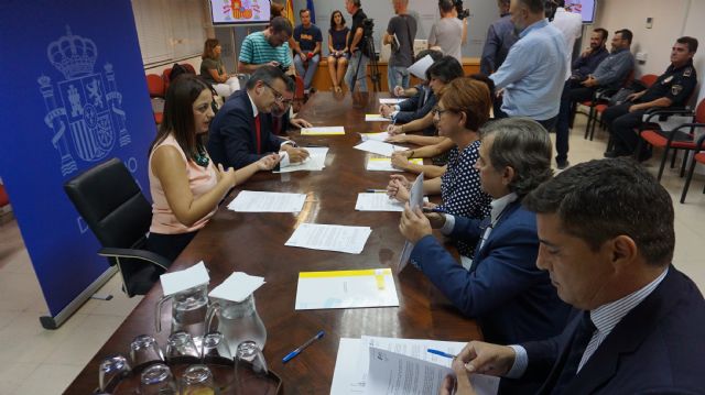 La DGT cede cinco etilómetros a nueve ayuntamientos de la Región para el control del uso de alcohol entre los conductores - 1, Foto 1