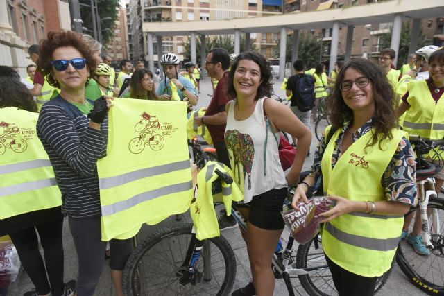 Un centenar de personas sube al Campus de Espinardo en bicicleta - 1, Foto 1