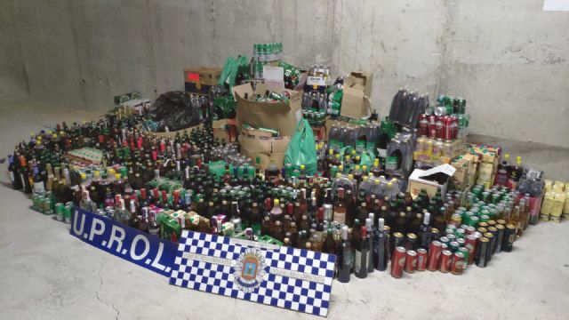La Policía Local incauta 1.965 unidades de bebidas alcohólicas en cuatro locales que no cumplían la Ordenanza de Convivencia - 2, Foto 2