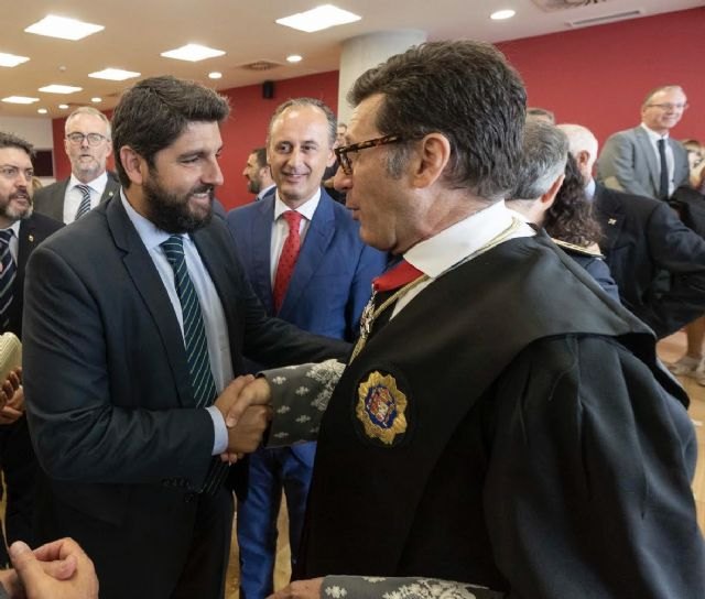 López Miras lamenta que en los últimos 14 meses se hayan bloqueado proyectos muy importantes para la Justicia en la Región - 2, Foto 2