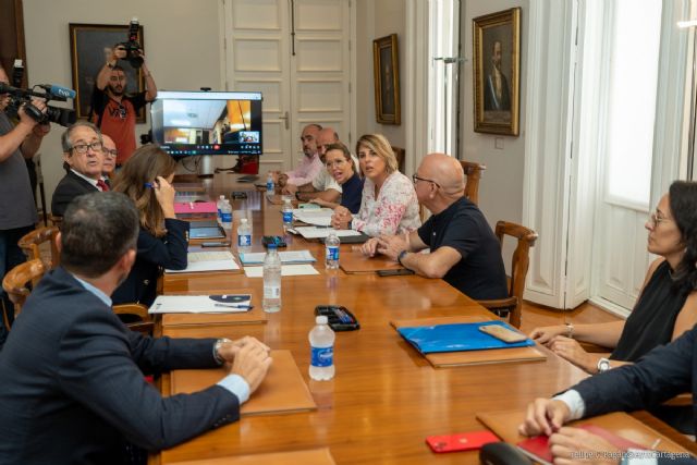 El Gobierno exige a Lhicarsa que cierre acuerdos con los dos empleados despedidos que siguen negociando - 1, Foto 1