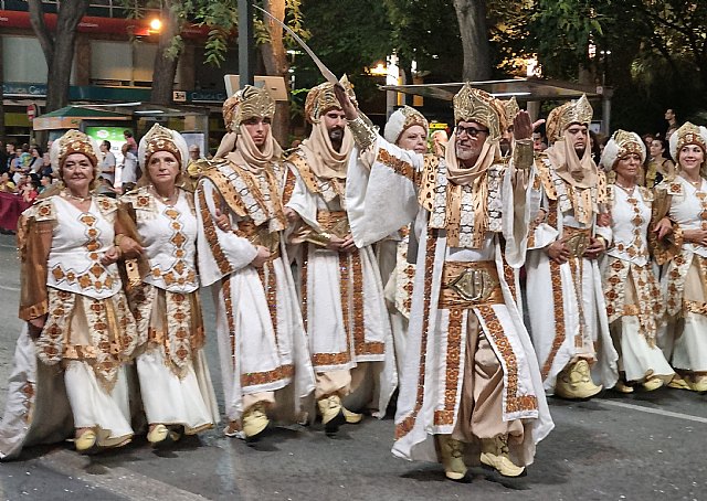 Moros y cristianos nunca se entendieron mejor que en su fiesta en Murcia - 3, Foto 3