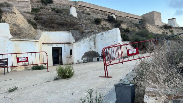 El PSOE de Puerto Lumbreras exige la mejora urgente del entorno del complejo turístico Medina Nogalte - 1, Foto 1