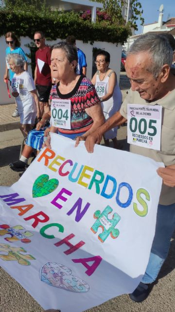 Más de 100 personas participaron en la marcha del Día Mundial del Alzhéimer del Centro Casaverde Pilar de la Horadada (Alicante) - 3, Foto 3