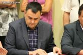 El alcalde de Totana y el consejero de Política Social suscriben un convenio por 114.847 euros - 2