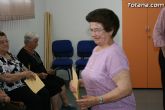 Los usuarios del Centro de Personas Mayores de El Paretón-Cantareros reciben los diplomas del curso de gimnasia para la salud - 18