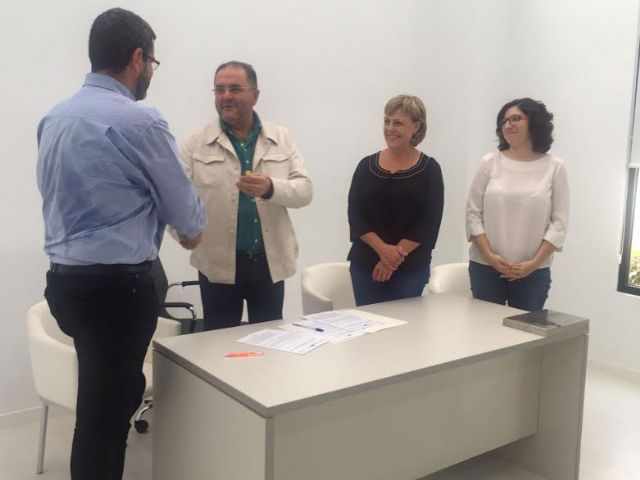El Ayuntamiento suscribe el quinto contrato con empresarios para que se instalen en las dependencias del nuevo Vivero de Empresas de Totana VIVEM - 1, Foto 1