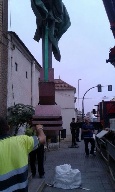 Retiran el yugo y las flechas de La Aljorra en cumplimiento de la Ley de Memoria Histórica - 4, Foto 4