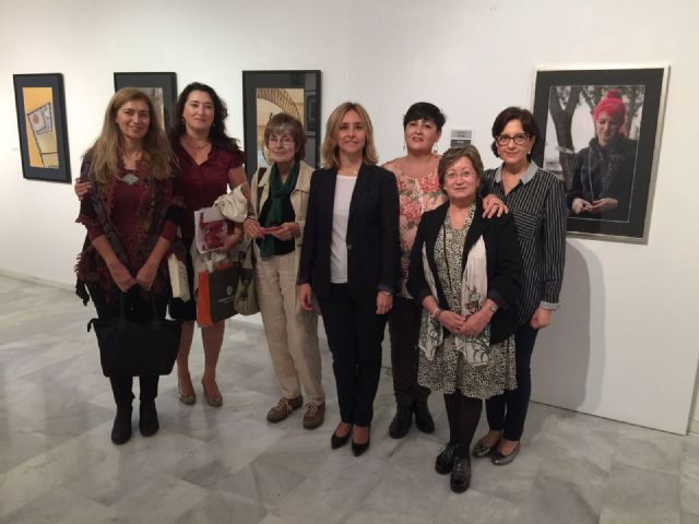 Una exposición ensalza la aportación de las mujeres a la cultura murciana - 2, Foto 2