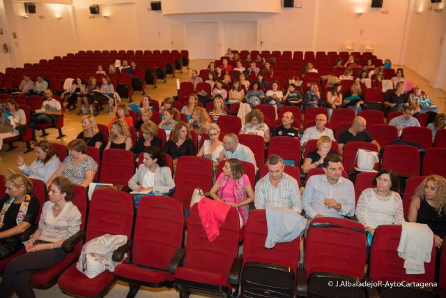 Mas de un centenar de funcionarios acuden a una jornada de formación en el Luzzy - 2, Foto 2
