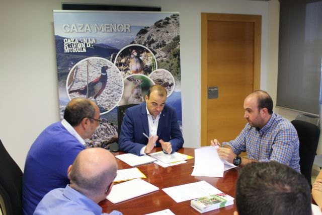 Constituida la mesa de trabajo para la defensa de la caza en la Región de Murcia - 1, Foto 1