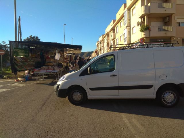 Policia Local de Cartagena involucra a los vendedores no ambulantes en la seguridad pasiva de los mercadillos - 1, Foto 1