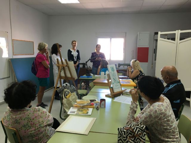 El Banco del Tiempo arranca el curso con 49 talleres semanales y 420 voluntarios inscritos - 1, Foto 1