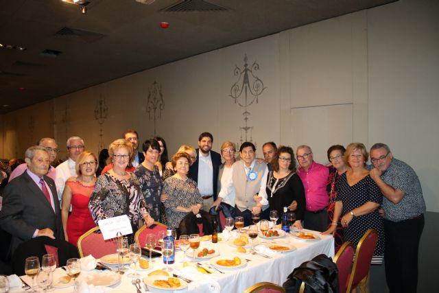 López Miras asiste al homenaje a los abuelos de la Federación de Centros de Mayores del municipio de Murcia - 4, Foto 4