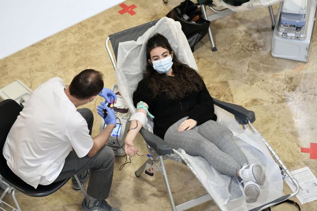 Estudiantes y personal de la Universidad de Murcia se suman a la campaña de donación de sangre - 1, Foto 1