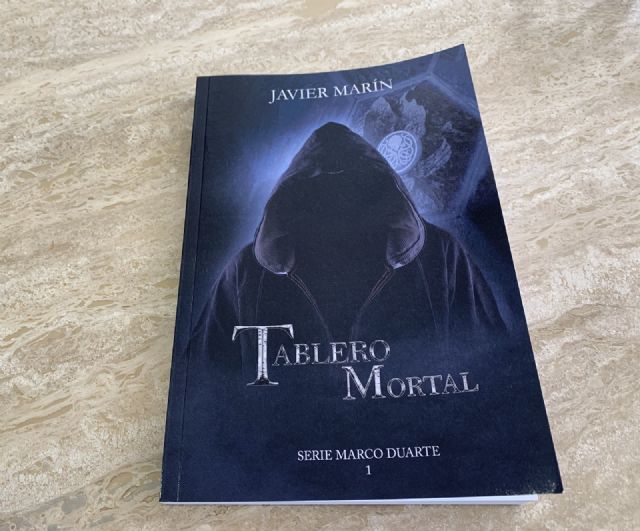 El alcalde, José Miguel Luengo  recibe a Javier Marín con motivo de la publicación de su novela Tablero mortal - 2, Foto 2