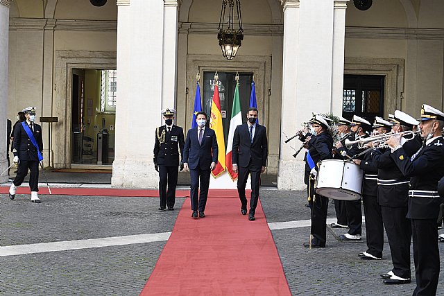 Moncloa/Borja Puig de la Bellacasa, Foto 1