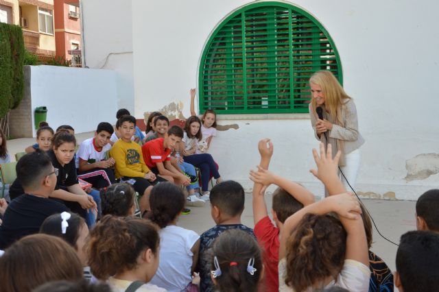 Más de 550 escolares de todos los centros educativos de Blanca participan en los actos por el Día de la Escritura - 2, Foto 2