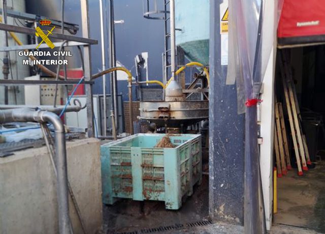 La Guardia Civil investiga a dos empresas y a cinco de sus responsables por daños en la Estación depuradora de aguas residuales de Bullas - 1, Foto 1