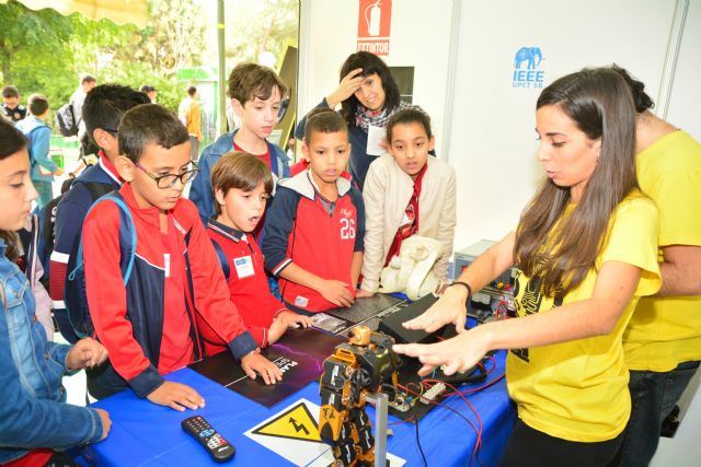 Emprendedores, estudiantes y divulgadores muestran en SeCyT la formación práctica y la I+D+i de la UPCT - 1, Foto 1