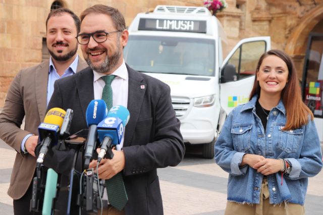 Lorca refuerza el servicio de transporte público urbano con dos nuevos microbuses - 2, Foto 2