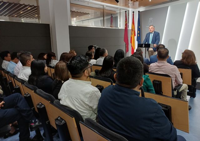 La Región de Murcia presenta su innovador modelo de vigilancia de la calidad del aire a una delegación universitaria de Perú - 1, Foto 1