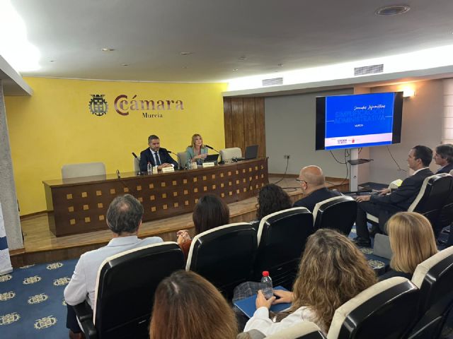 El Gobierno regional acerca las claves de la ley de Simplificación Administrativa a empresarios de la Región de Murcia - 1, Foto 1