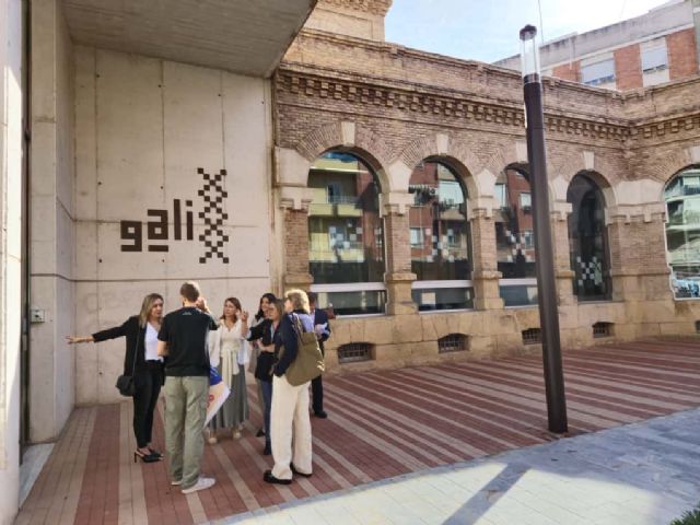 Educación pone en marcha el II Ciclo de Charlas para Familias centrado en temas de actualidad como IA y ansiedad en los adolescentes - 2, Foto 2