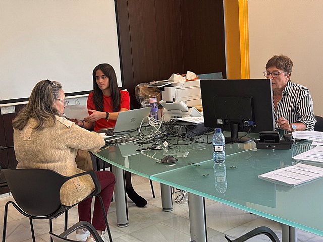 Más de cien personas pasan el primer día por el Punto de Atención a los afectados por la Dana - 1, Foto 1