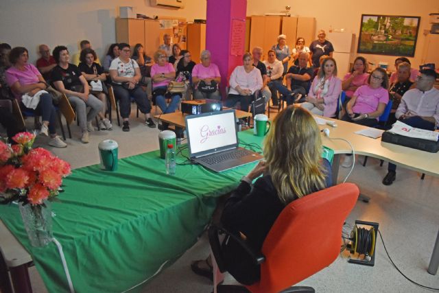 Las Torres de Cotillas se ti&ntilde;e de rosa para mostrar su apoyo a las mujeres con cáncer de mama - 5, Foto 5