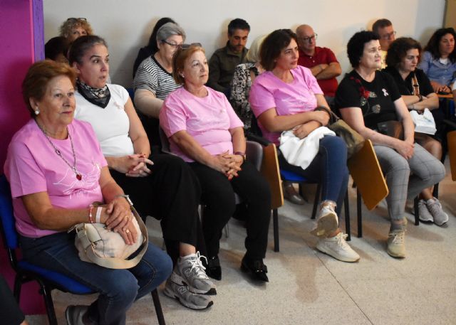 Las Torres de Cotillas se ti&ntilde;e de rosa para mostrar su apoyo a las mujeres con cáncer de mama - 2, Foto 2
