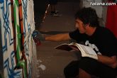 El arte urbano, la música y la fotografía transforman la calle Santiago en el foco de diversión juvenil de las fiestas de Santiago - 32