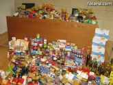 Cáritas y Adipsai reciben más de 700 kilos de comida y 200 litros de leche, aceite y zumos - 2