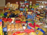 Cáritas y Adipsai reciben más de 700 kilos de comida y 200 litros de leche, aceite y zumos - 4