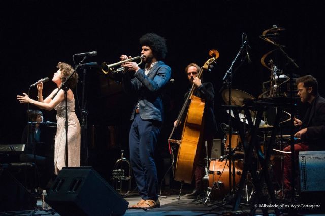 Jazz espontaneo y brillante sobre el escenario del Teatro Circo con Aimee y Buika - 1, Foto 1