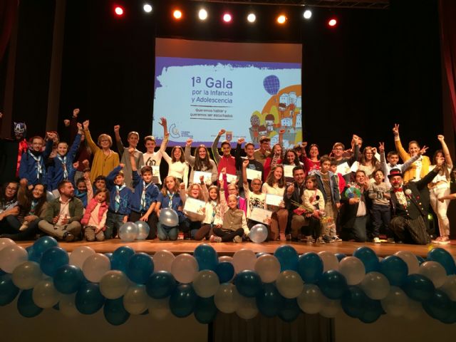 La Mesa Local de la Infancia otorga los Premios de la I Gala de la Infancia y la Adolescencia de San Javier al grupo Scout, a los corresponsales juveniles, la Fundación RafaPuede, a la pediatra Raquel Iniesta y al joven músico Pedro Botella - 1, Foto 1