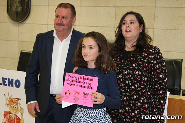 Se entregan los premios del XIV Concurso de Dibujo organizado con motivo del Día de los Derechos del Niñ@ 2017, Foto 7