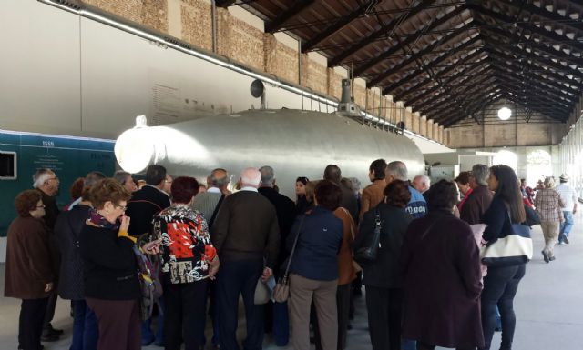 Medio centenar de socios del Hogar de las Personas Mayores torreño disfrutan de una visita a Cartagena - 2, Foto 2