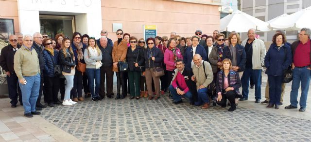 Medio centenar de socios del Hogar de las Personas Mayores torreño disfrutan de una visita a Cartagena - 3, Foto 3