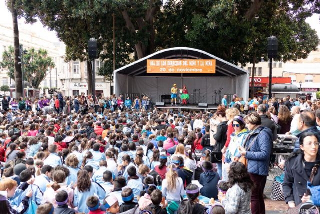 Ambiente festivo en Cartagena para reivindicar los derechos fundamentales de los niños - 1, Foto 1