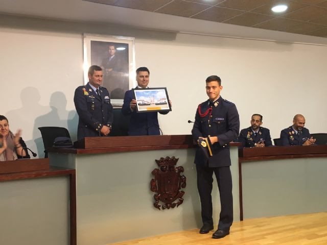 El alcalde José Miguel Luengo  recibe en el Ayuntamiento a los nuevos alumnos de la Academia General del Aire - 3, Foto 3