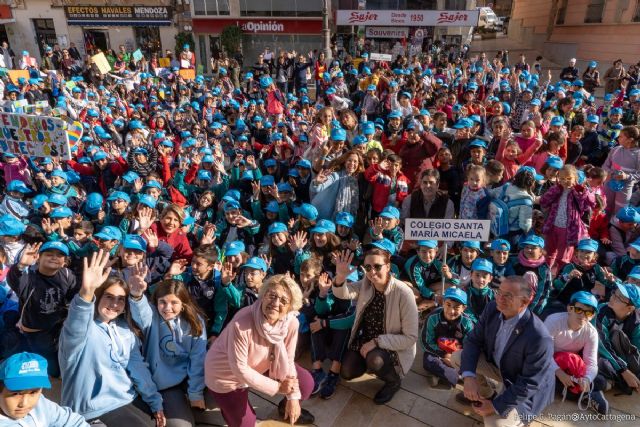 Los niños y niñas de Cartagena salen a la calle para reclamar por sus derechos en su día - 1, Foto 1