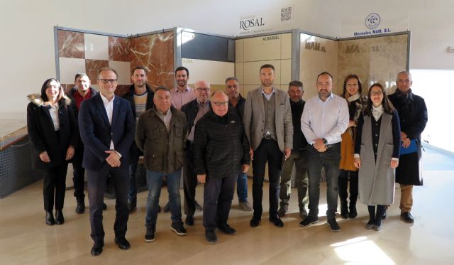 El Ayuntamiento de Caravaca recoge las necesidades y retos del sector del mármol y la piedra natural en un encuentro con representantes de las empresas - 1, Foto 1