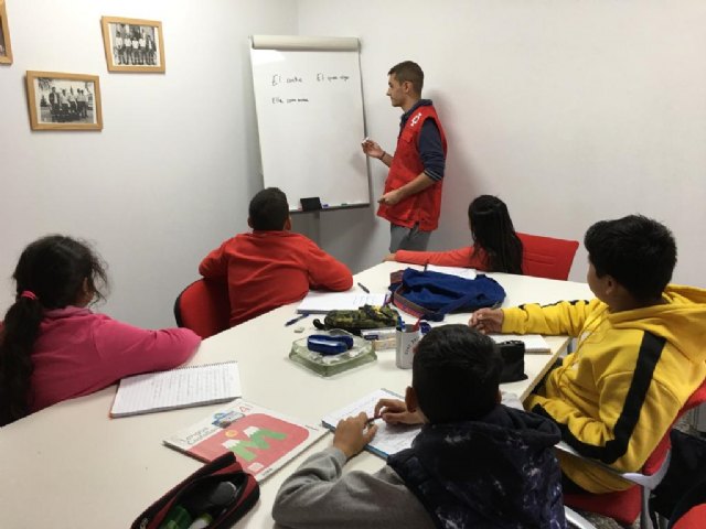 El programa APOYO ESCOLAR, que se desarrolla en Cruz Roja, ya se está ayudando a 17 alumnos - 5, Foto 5