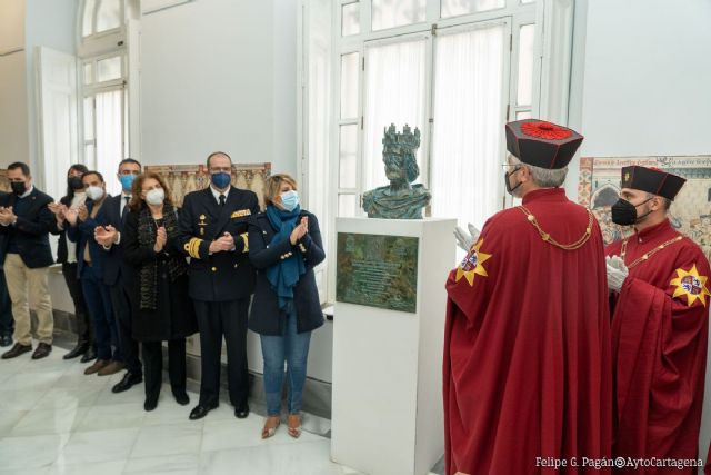 La Orden de Santa María dona un busto de Alfonso X para su instalación en el Castillo Concepción - 1, Foto 1