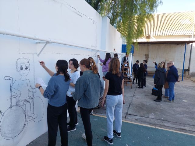 Estudiantes de Alcantarilla pintan murales en el Parque de Educación Vial por el Día de los Derechos de la Infancia - 3, Foto 3