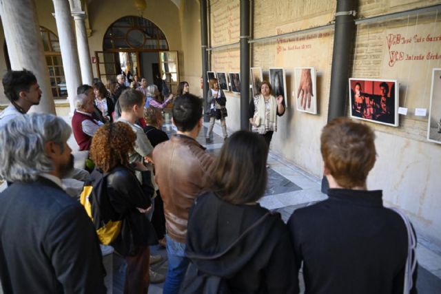 Inaugurada la exposición del III Concurso fotográfico contra la violencia de Género en la Universidad de Murcia - 1, Foto 1